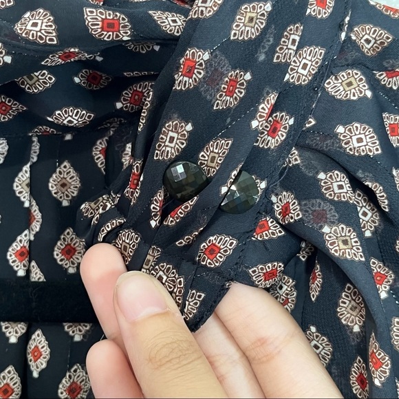 Tess Collared Blouse - Picture 7 of 7